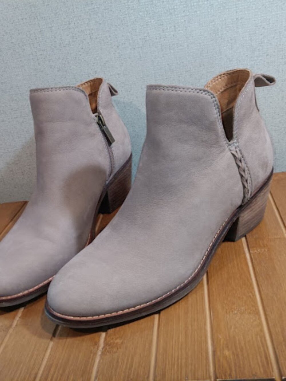 Earth Women's Size 6M Taupe Leather Block Heel Casual Ankle Booties Zip Up Boho